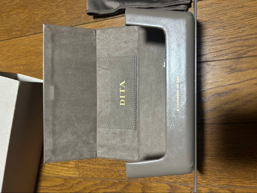 DITA クリアフレーム サングラス