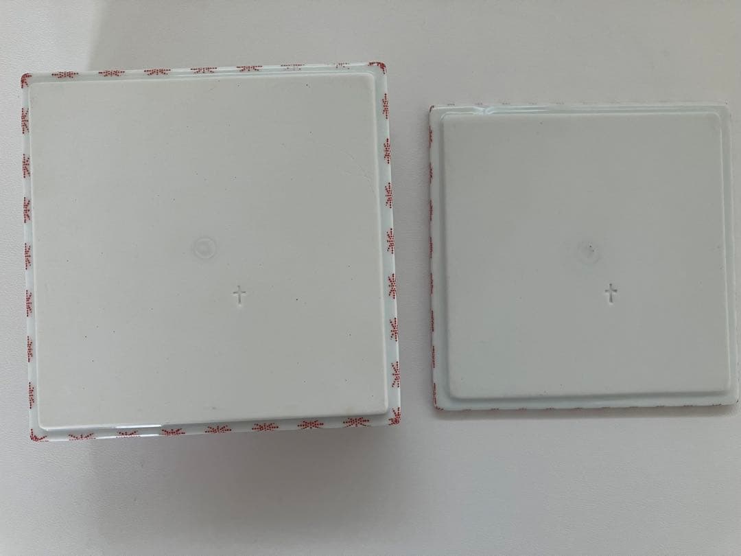 タイムアンドスタイル重箱　いちご銀彩　中（一段）と赤絵 / 角松皮菱（一段）