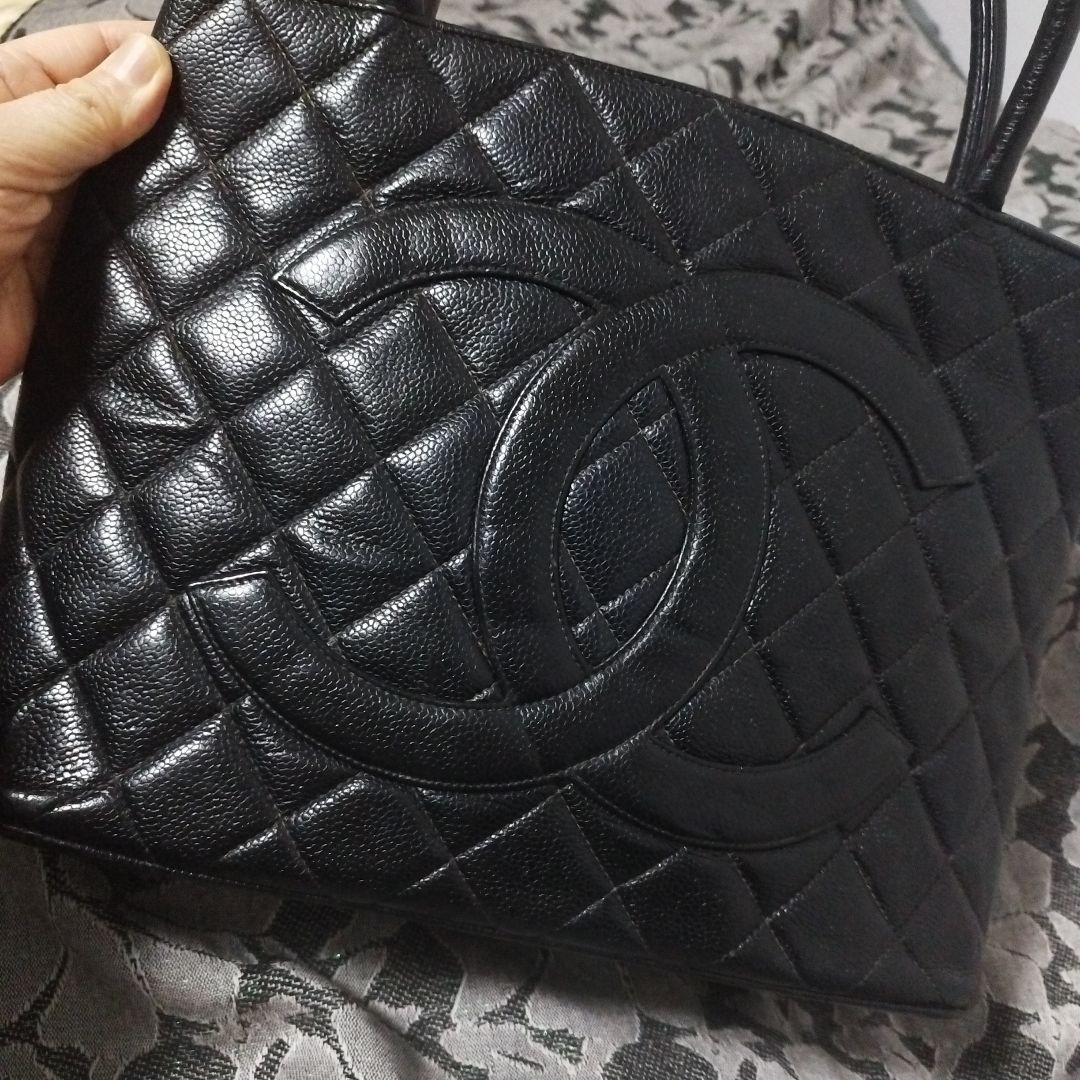 シャネル　復刻版　キャビアトートバッグ