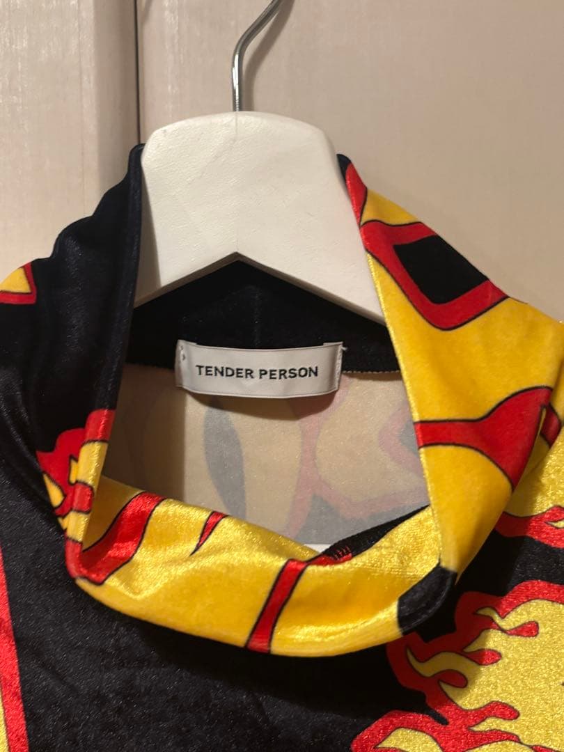 TENDER PERSON ファイアーロゴカットソー
