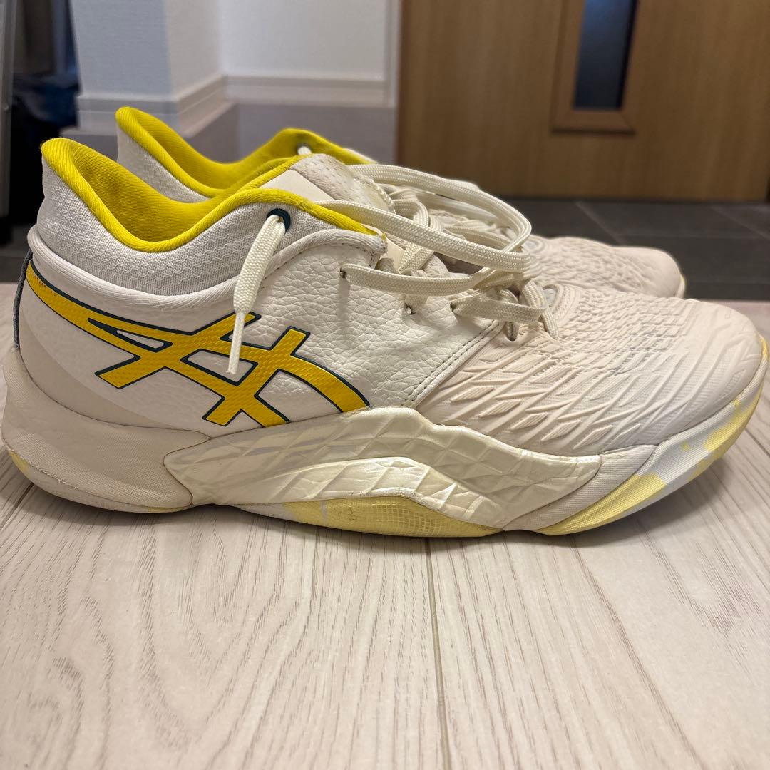 ASICS バスケットボールシューズ ホワイト/イエロー