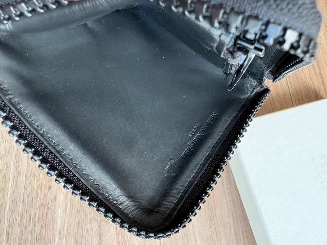 メゾンマルジェラ レザー二つ折り財布