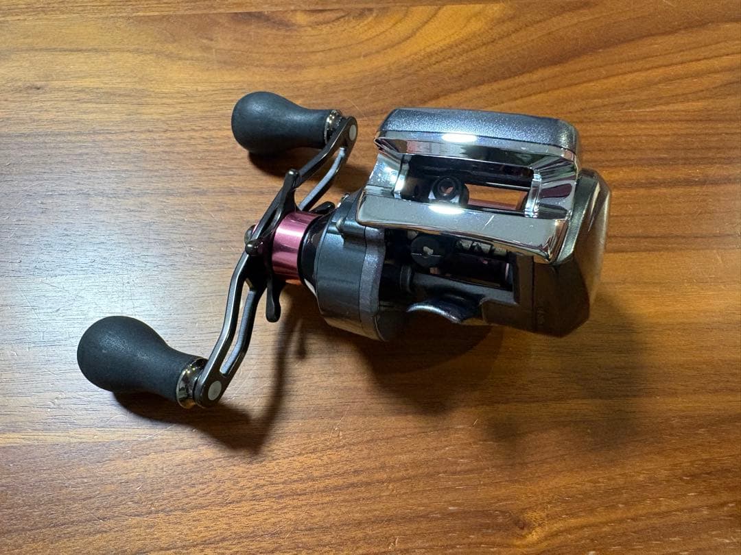 ダイワ　紅牙　ICS 103 右巻き　リールポーチ付き