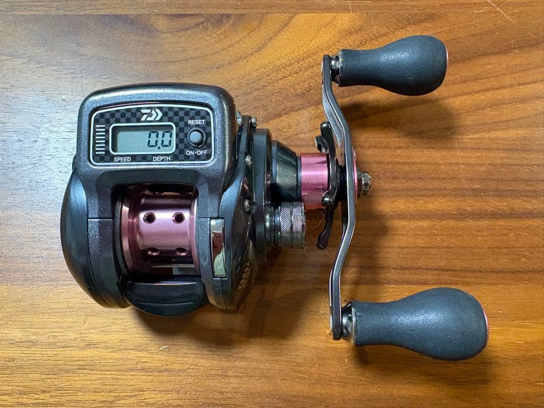 ダイワ　紅牙　ICS 103 右巻き　リールポーチ付き