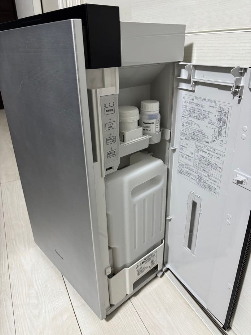 パナソニック空間除菌脱臭機ジアイーノFMV5400美品22年製タブレット有り♪