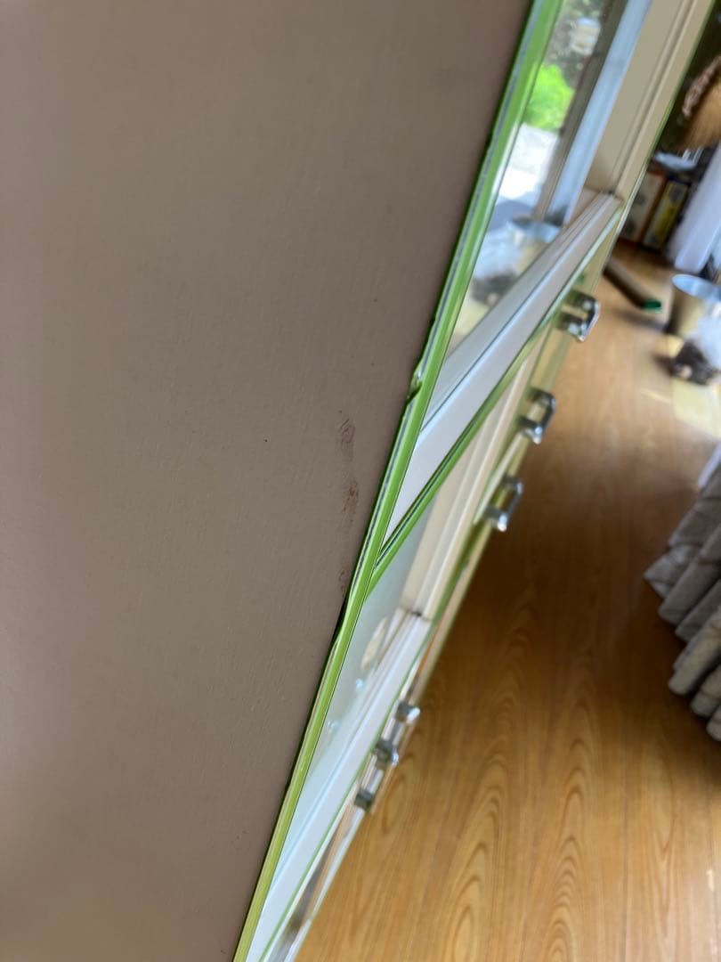 昭和レトロポップ　緑色 食器棚 ガラス棚付き