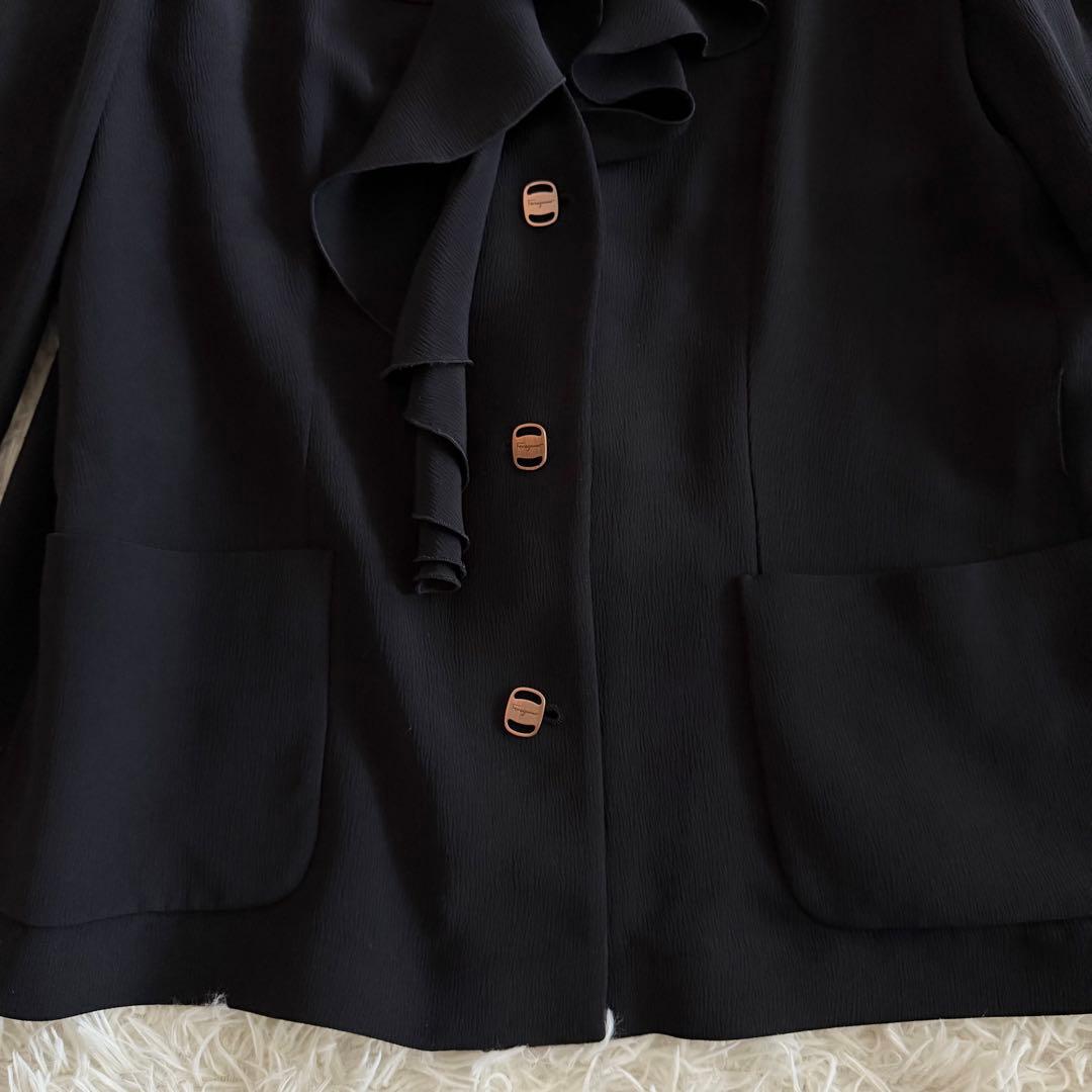【極美品】【絹100%】フェラガモ　ジャケット　ヴァラボタン　フリル　黒　3XL