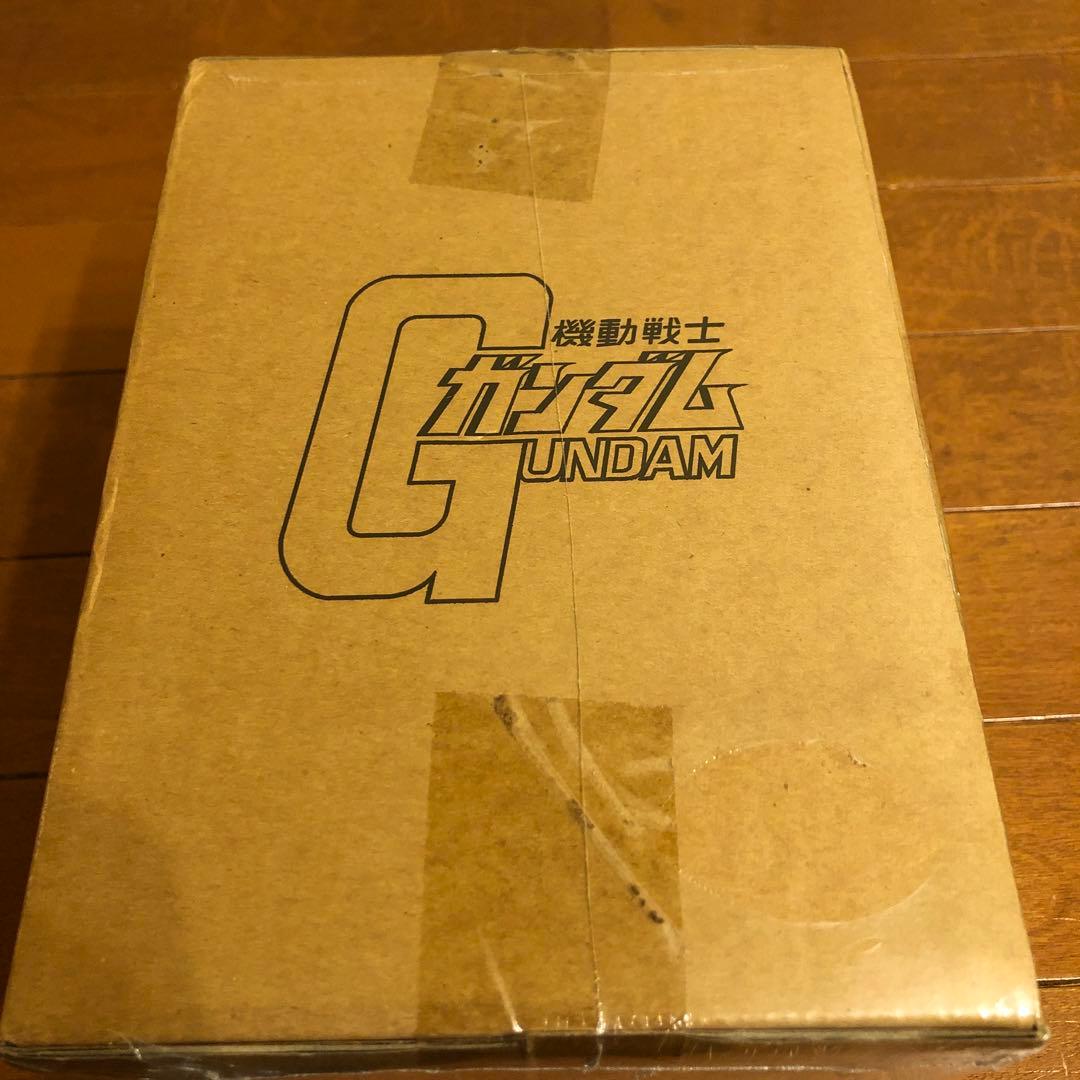 機動戦士ガンダム DVD-BOX 1 限定　未開封　6枚組　プラモデル付　古谷徹