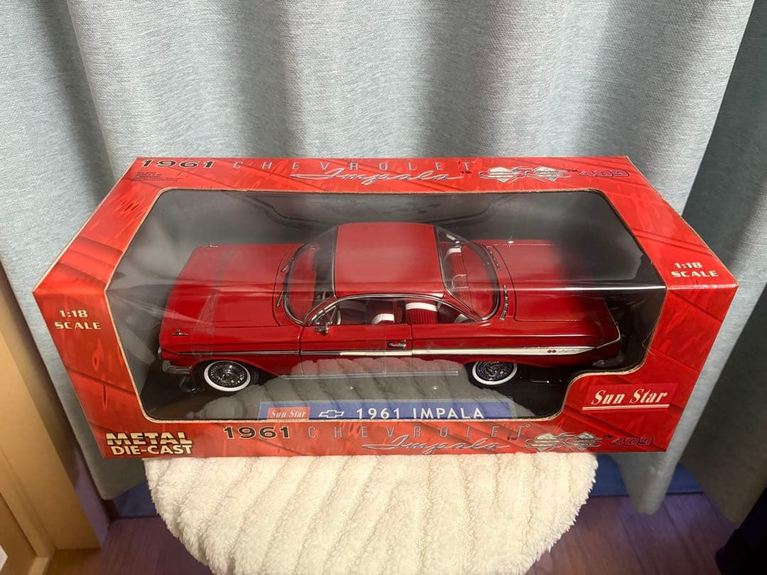 サンスター 1/18スケール 1961 シボレー インパラ SS 409