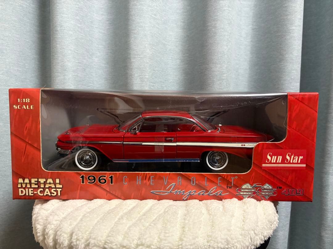サンスター 1/18スケール 1961 シボレー インパラ SS 409