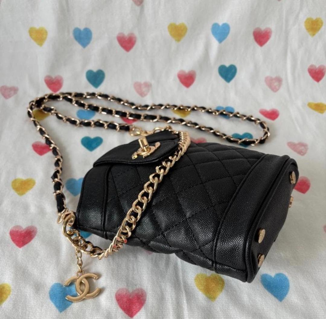 極美品 ブラック キルティング ショルダーバッグ