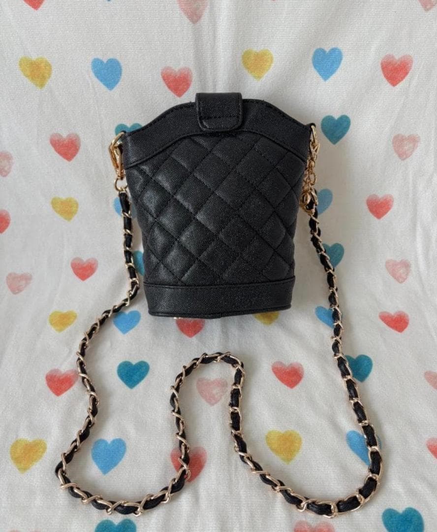 極美品 ブラック キルティング ショルダーバッグ