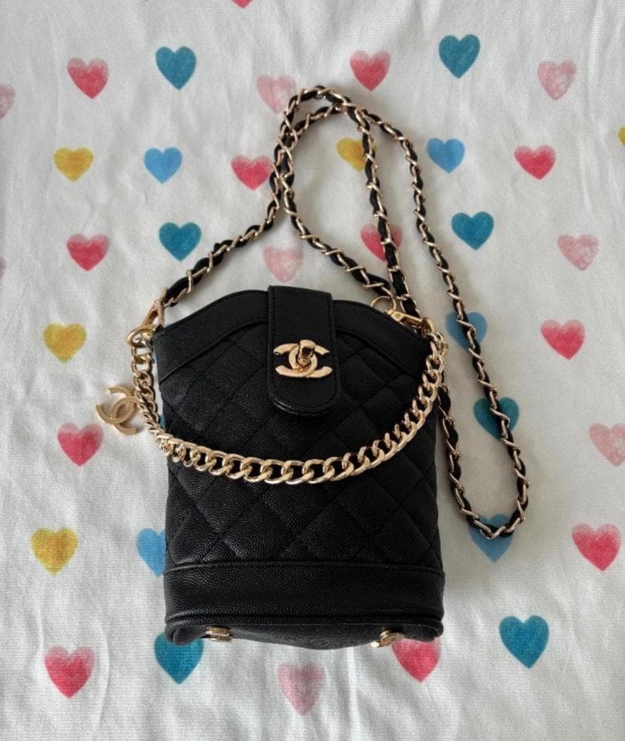 極美品 ブラック キルティング ショルダーバッグ