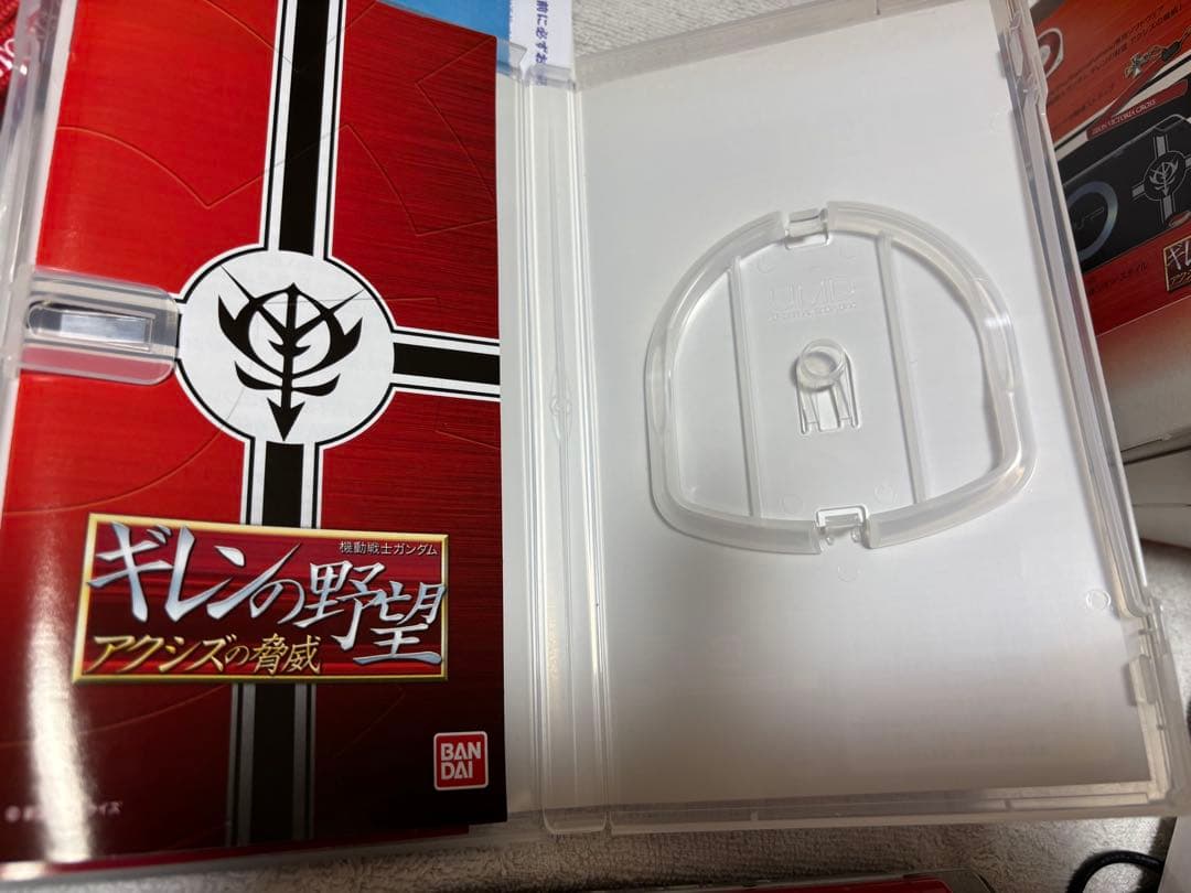 PSP ギレンの野望アクシズの脅威・スペシャルパック箱付きストラップ付き値下げ‼️