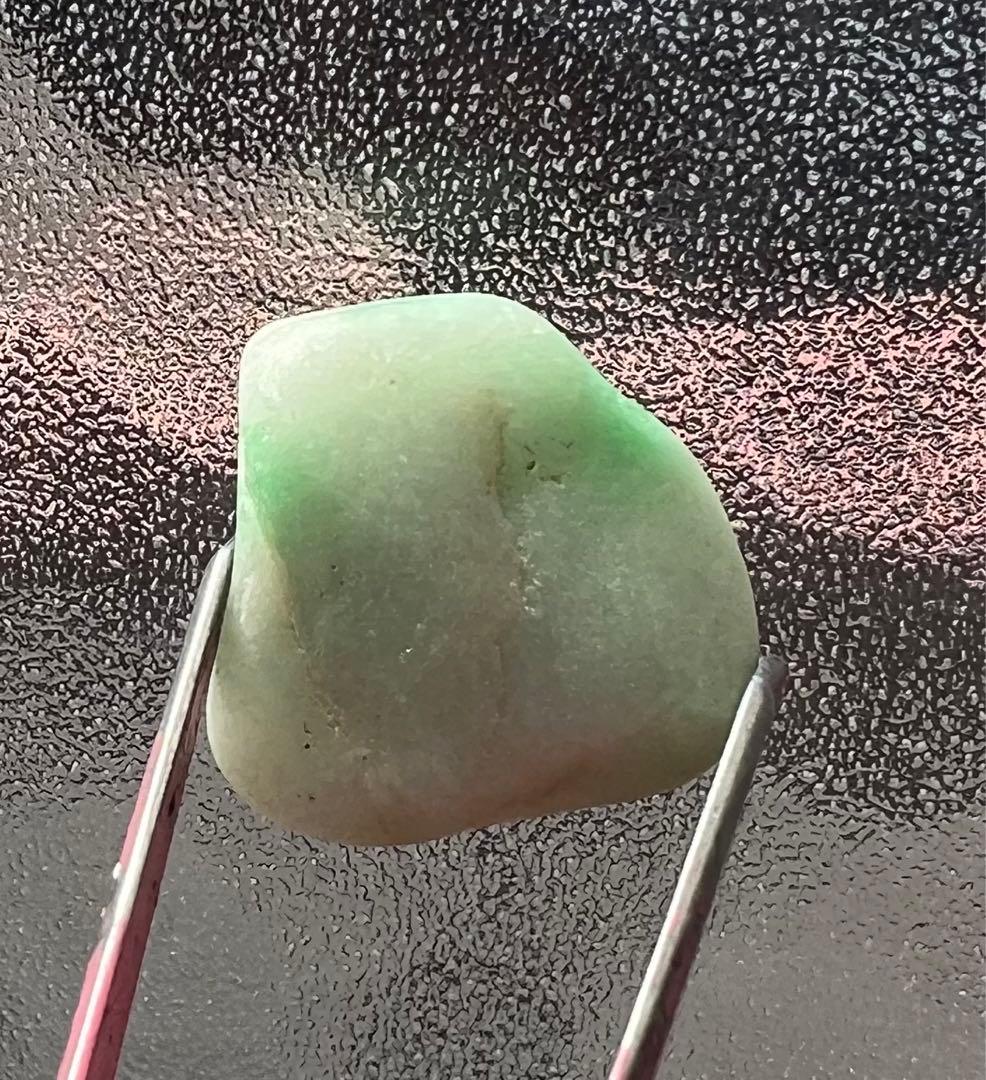 【大幅値下】糸魚川産　翡翠原石　天然　鑑賞石　国石 14.6g