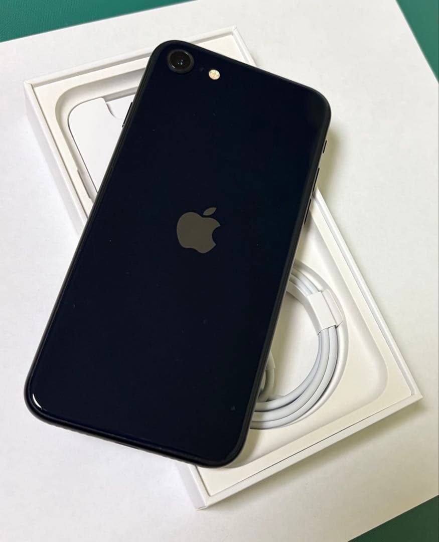 【美品】iPhoneSE（第３世代） 64GB