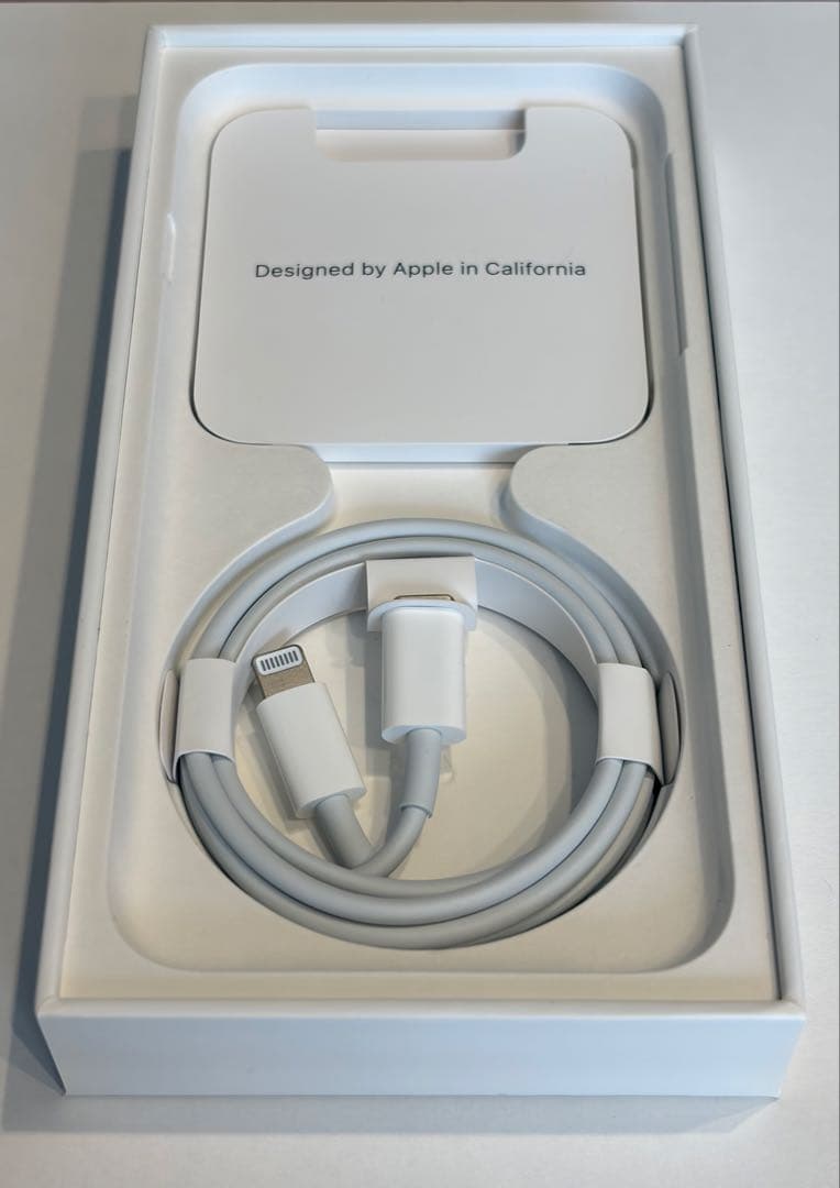 【美品】iPhoneSE（第３世代） 64GB