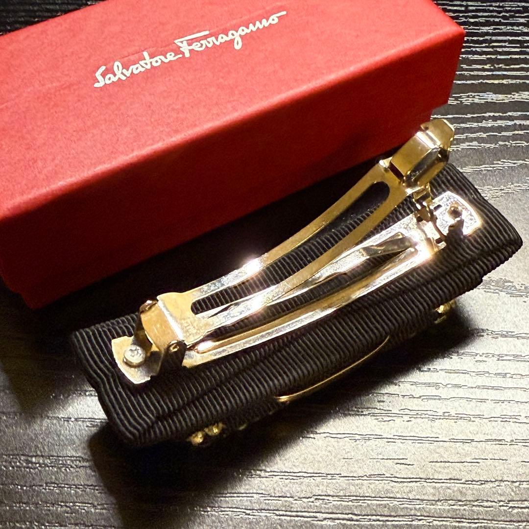 ☆極美品☆フェラガモ　ヴァラリボン　バレッタ　ブラック　ラインストーン