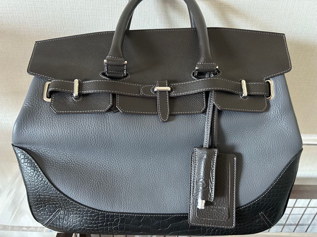 ペッレモルビダ　バッグ　美品　使用数回