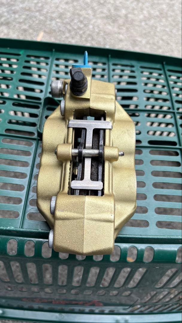 j*e様 brembo ブレンボ　キャリパー