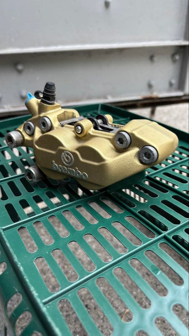 j*e様 brembo ブレンボ　キャリパー