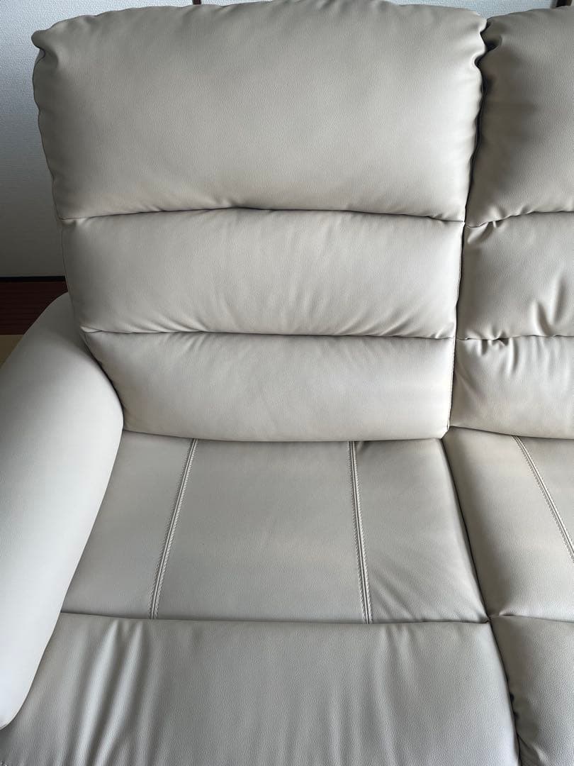 3人用電動合皮テーブル付きリクライニングソファ Nビリーバ　Nシールド