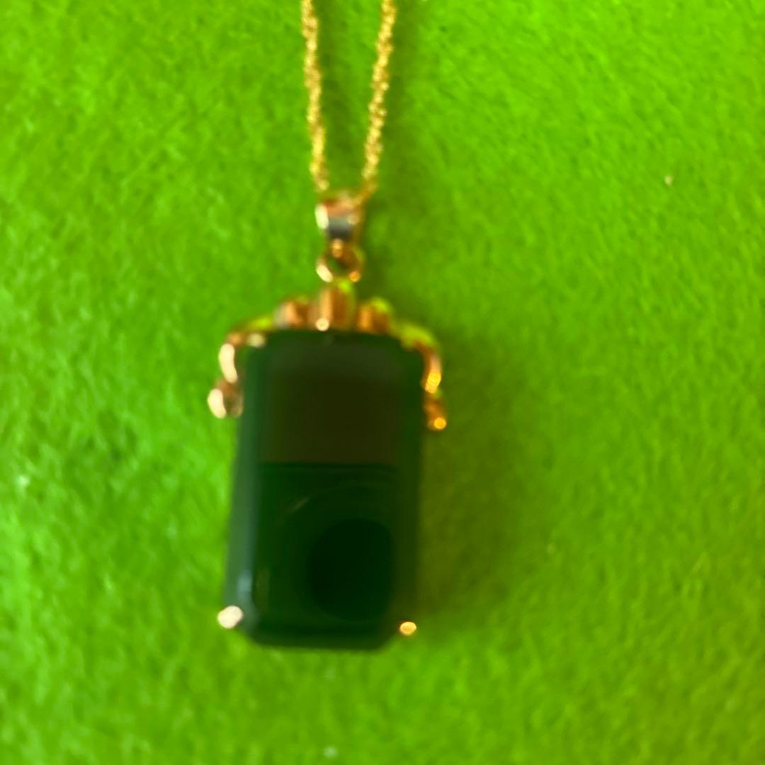 ヒスイのペンダントネックレス 約40cm ゴールドチェーン18kチェーン
