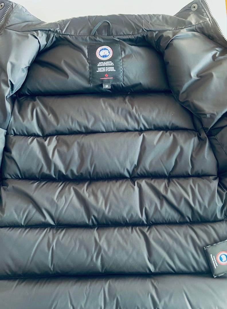 （値下げ）⭐️美品⭐️カナダグース　ダウンベストSサイズ