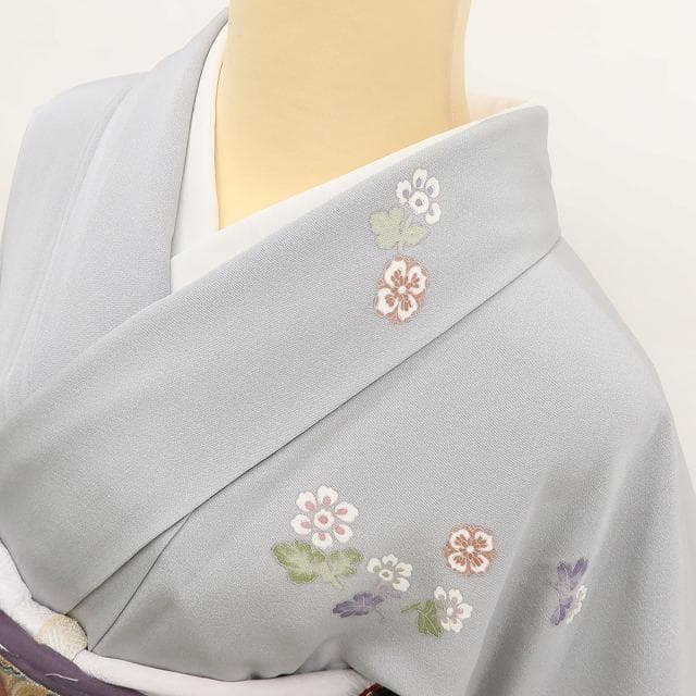 美品未着用 金駒刺 正絹 着物“山々に花冠を届ける唐花の霞”訪問着 T+59