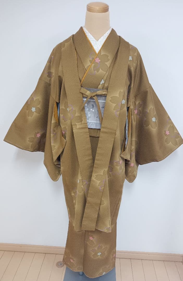 しらちゃん　　アンサンブル着物　着物と羽織　Lサイズ