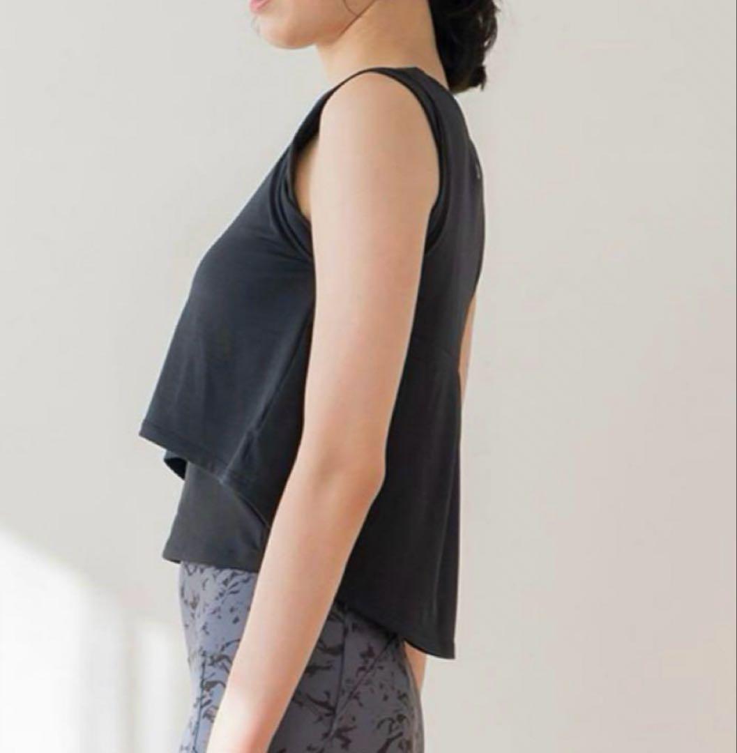 【未使用/紙タグ無し】【SUKALA】ショートフレアタンクトップ　Sサイズ