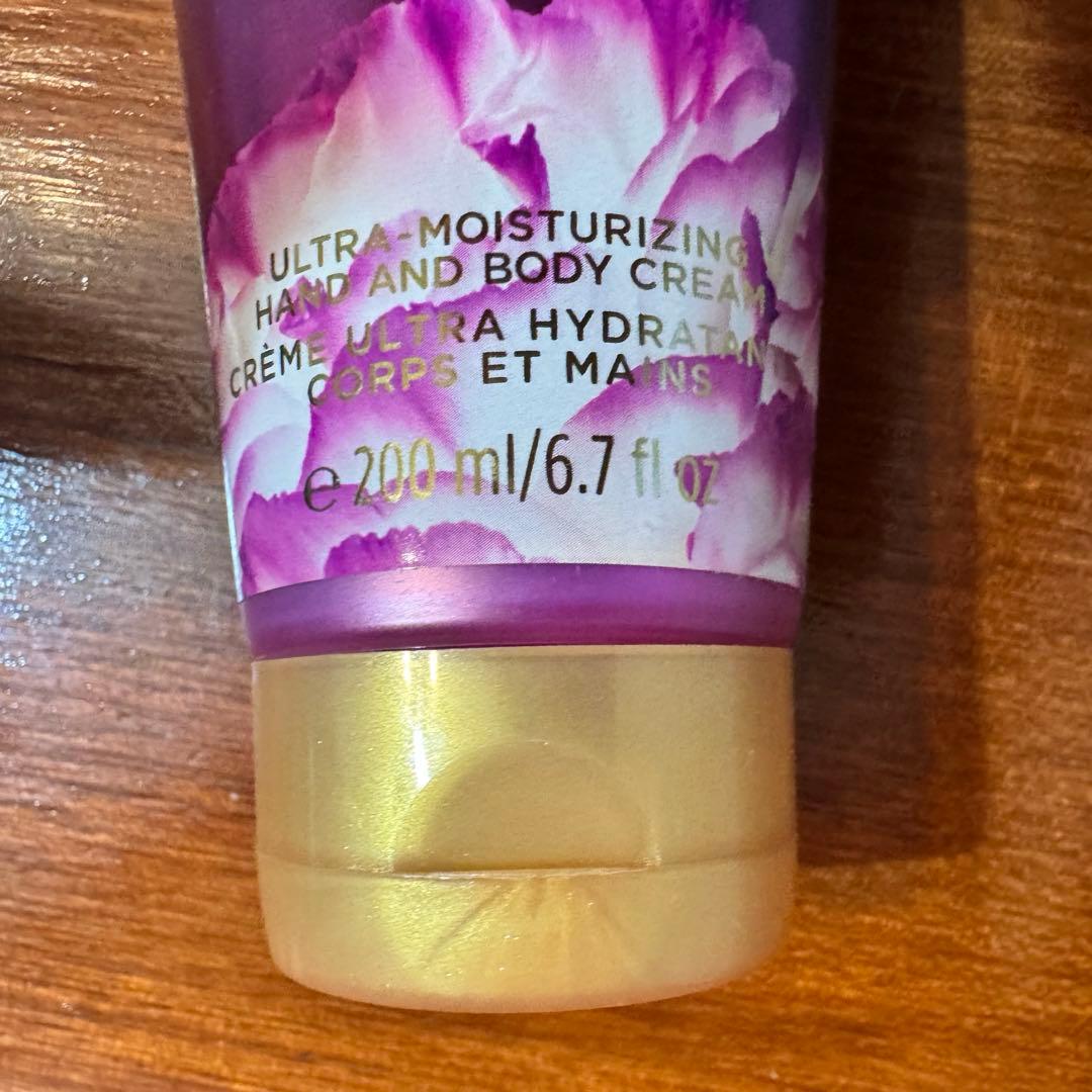 ヴィクトリアシークレット　エンドレスラブ　ボディクリーム　ボディーウォッシュ