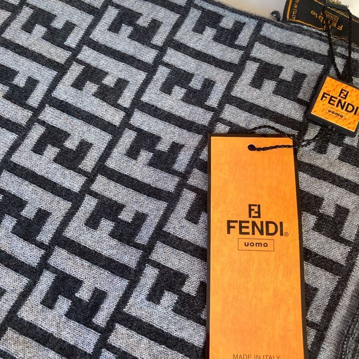 フェンディ☆マフラー 早い物勝ちでお願いします！