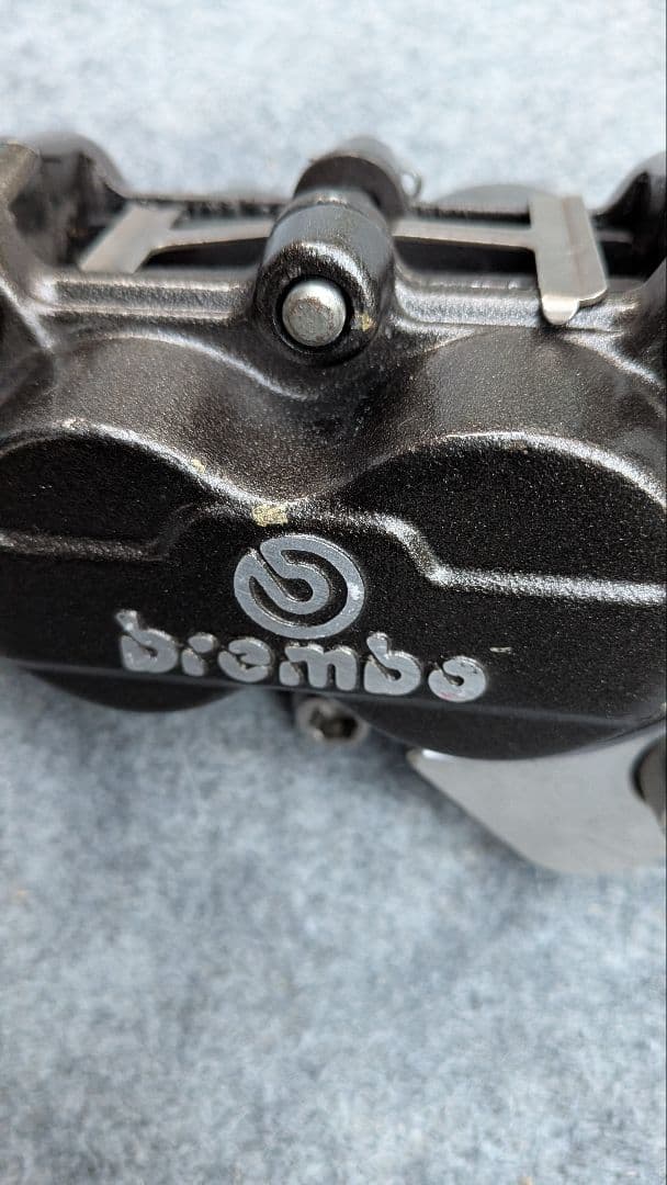 brembo ブレーキキャリパー