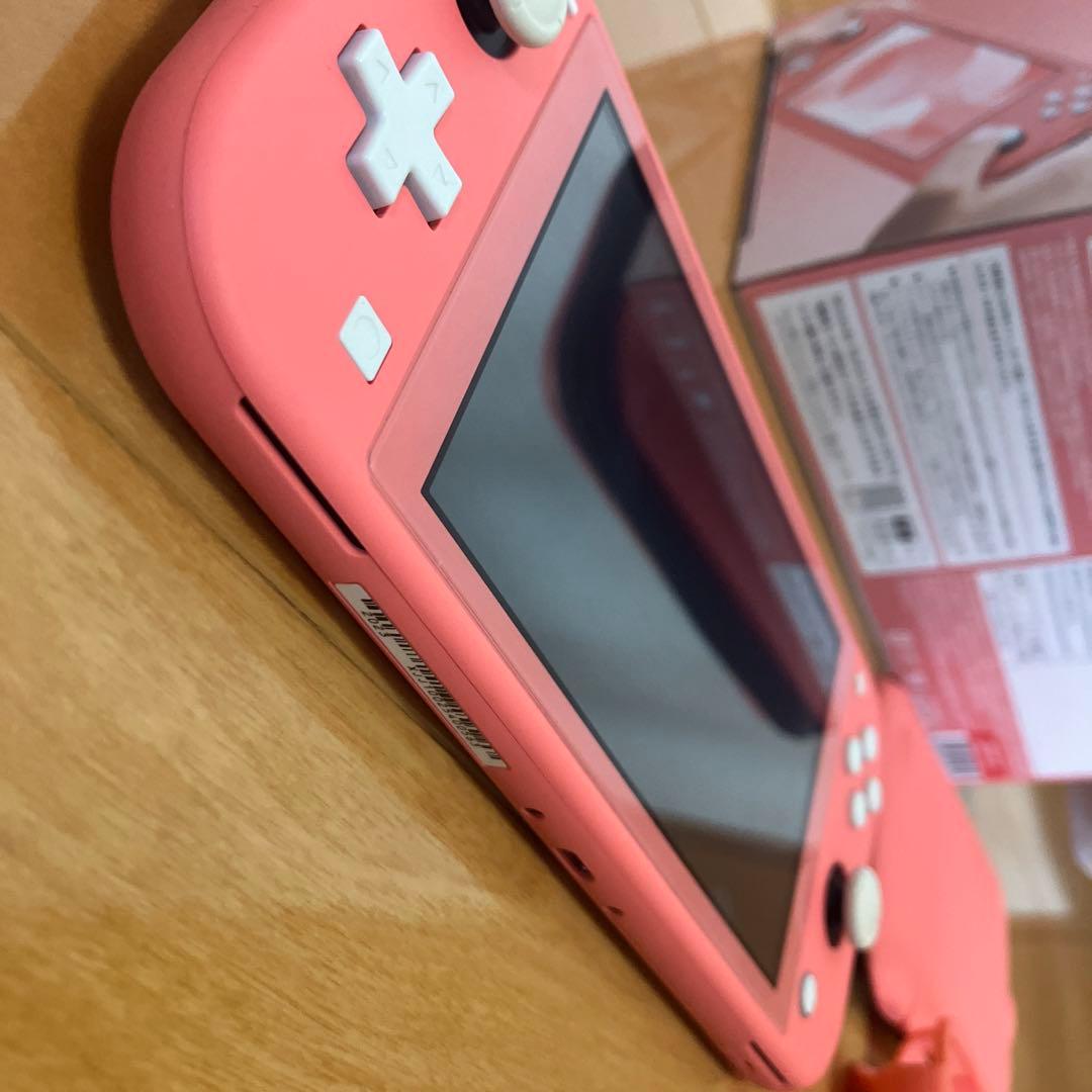 任天堂Switch lightコーラル