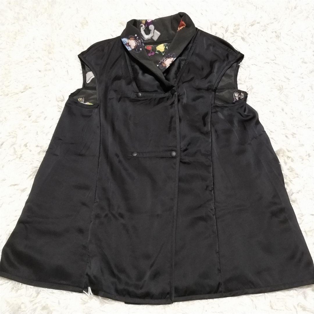 新品タグ付き　アルベロベロ　ダウンベスト　リバーシブル　ぶたさん　ワッペン　中綿