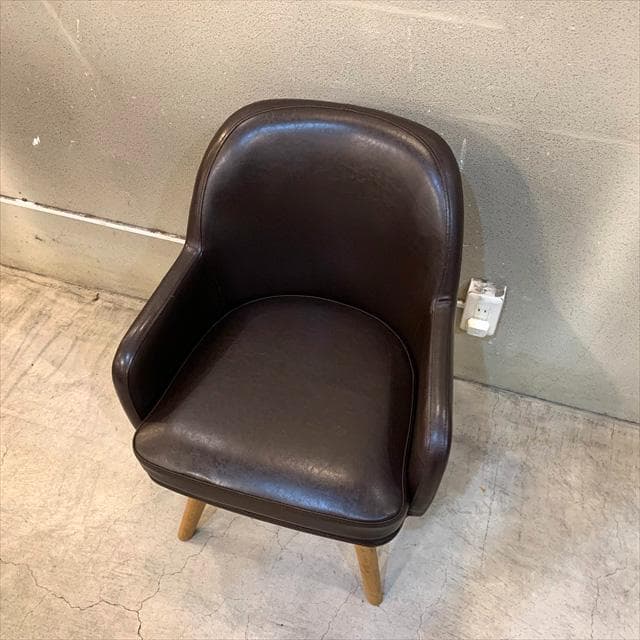 ウニコのピーヴォチェア