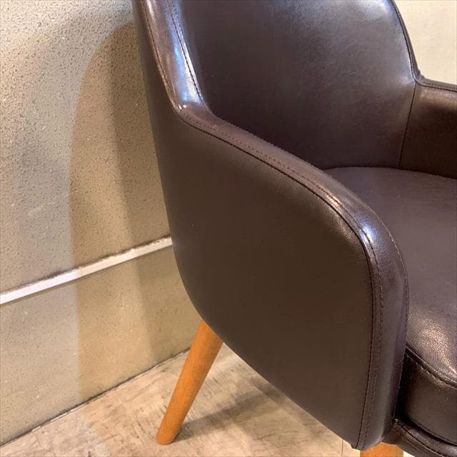 ウニコのピーヴォチェア