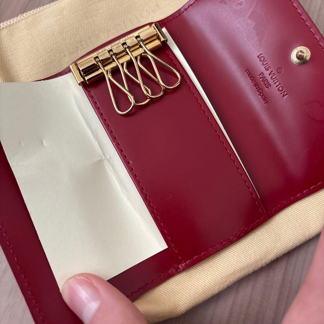 Louis Vuittonモノグラムヴェルニ ミュルティクレ4 4連キーケース