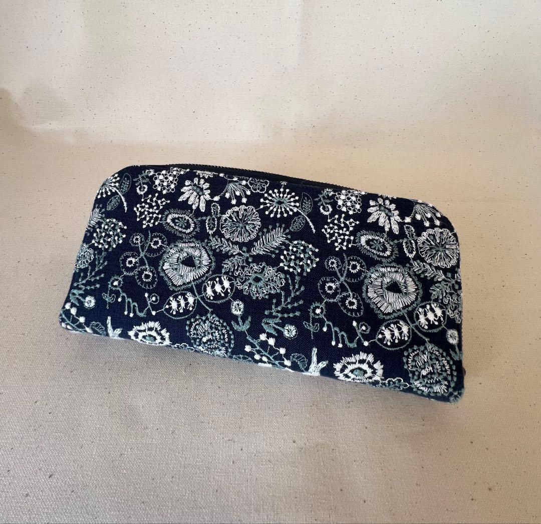 【ミナペルホネン】高級　celebrate 長財布　セレブレイト　ダークネイビー