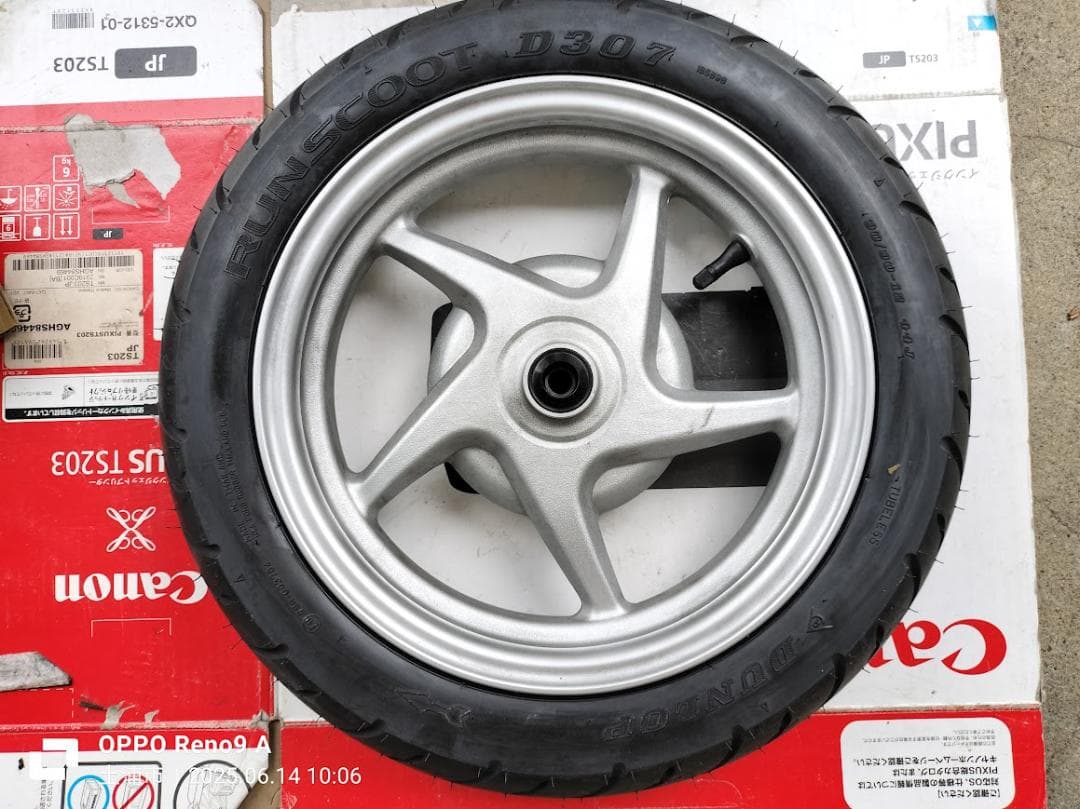 ベンリィ50 フロントホイール ベンリィ110　新品ダンロップRUNSCOOT