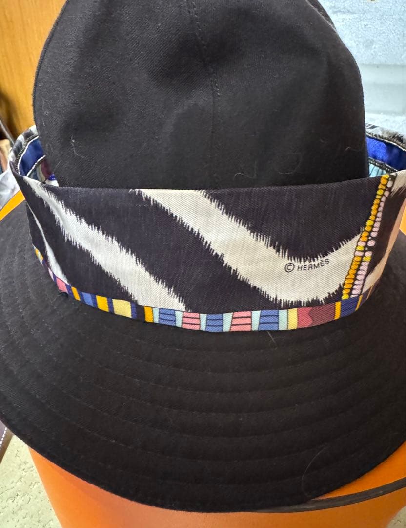 エルメス ハットOLGA オルガ ツイリー付き+ツイリー３種＋箱付き56黒
