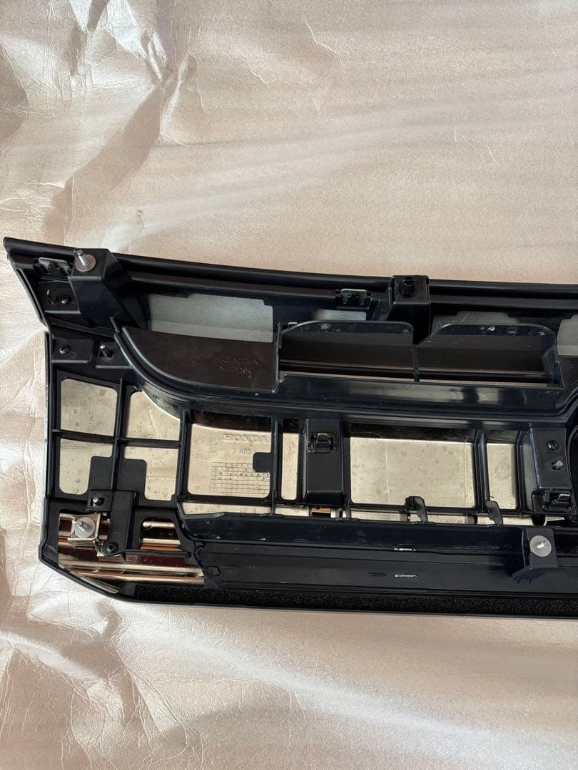 N-BOXスラッシュ純正フロントグリル