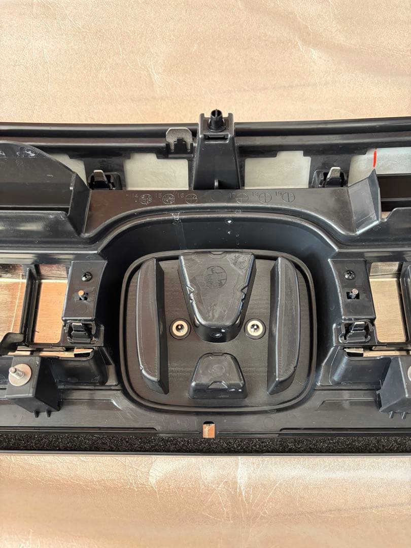 N-BOXスラッシュ純正フロントグリル