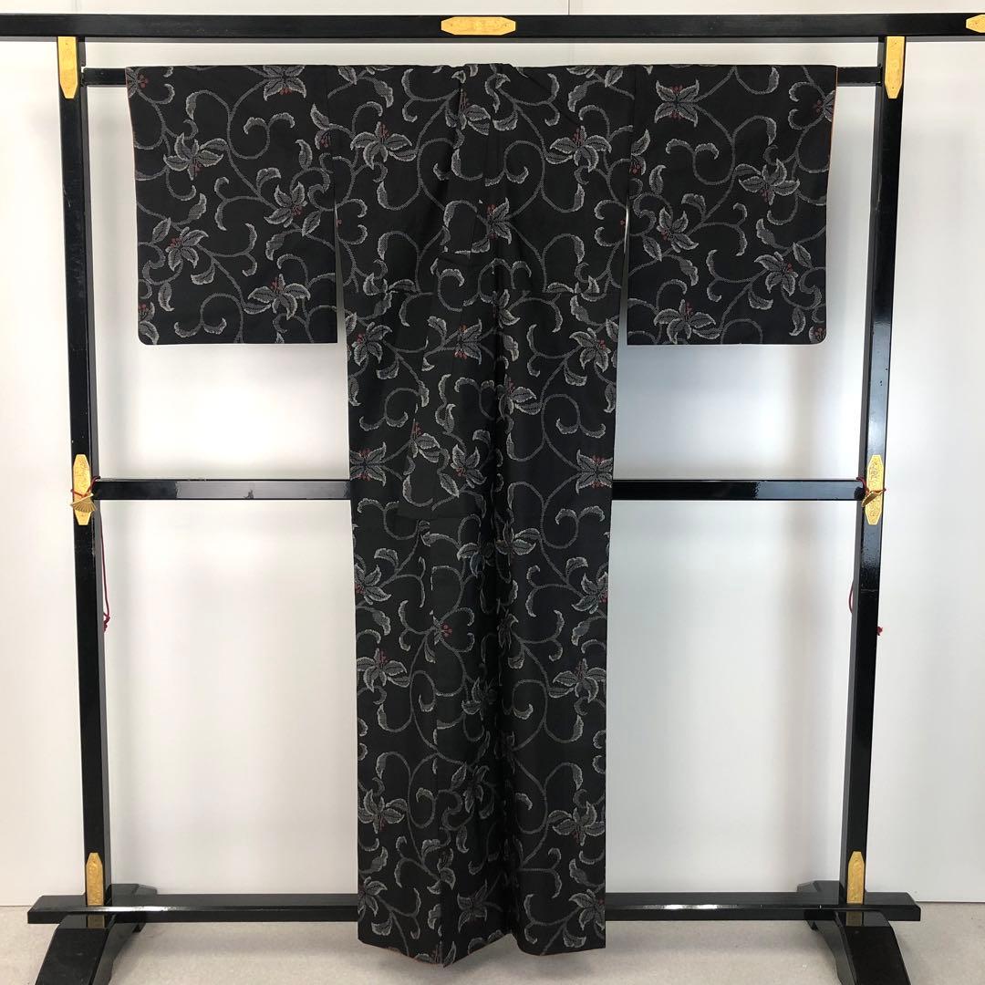 本場大島紬 一元 花唐草模様 黒色 KK-2034