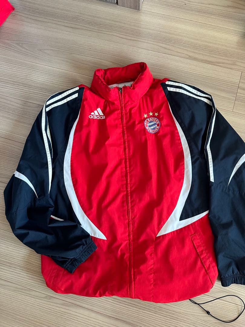 adidas FC Bayern München ウィンドブレーカー