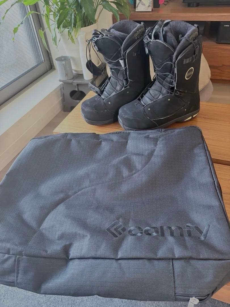 Salomon Kiana ブラック スノーボードブーツ　バッグ付き！