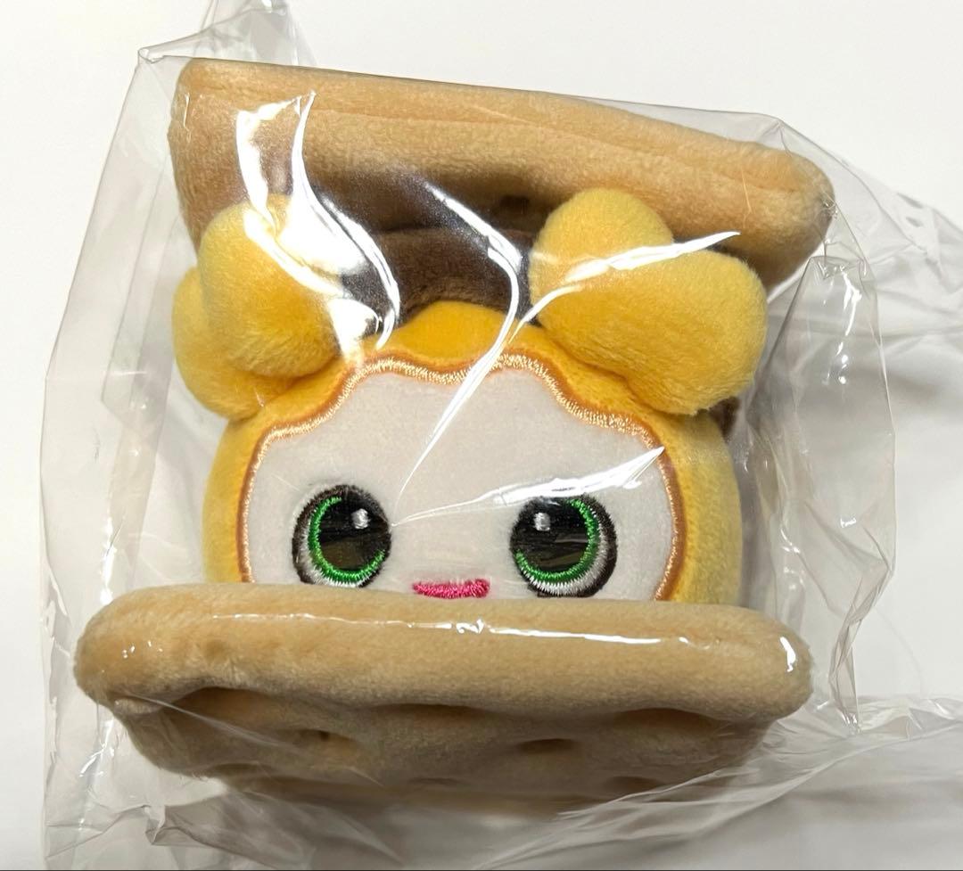 TWICE ジヒョ　スモア風　バッグチャーム