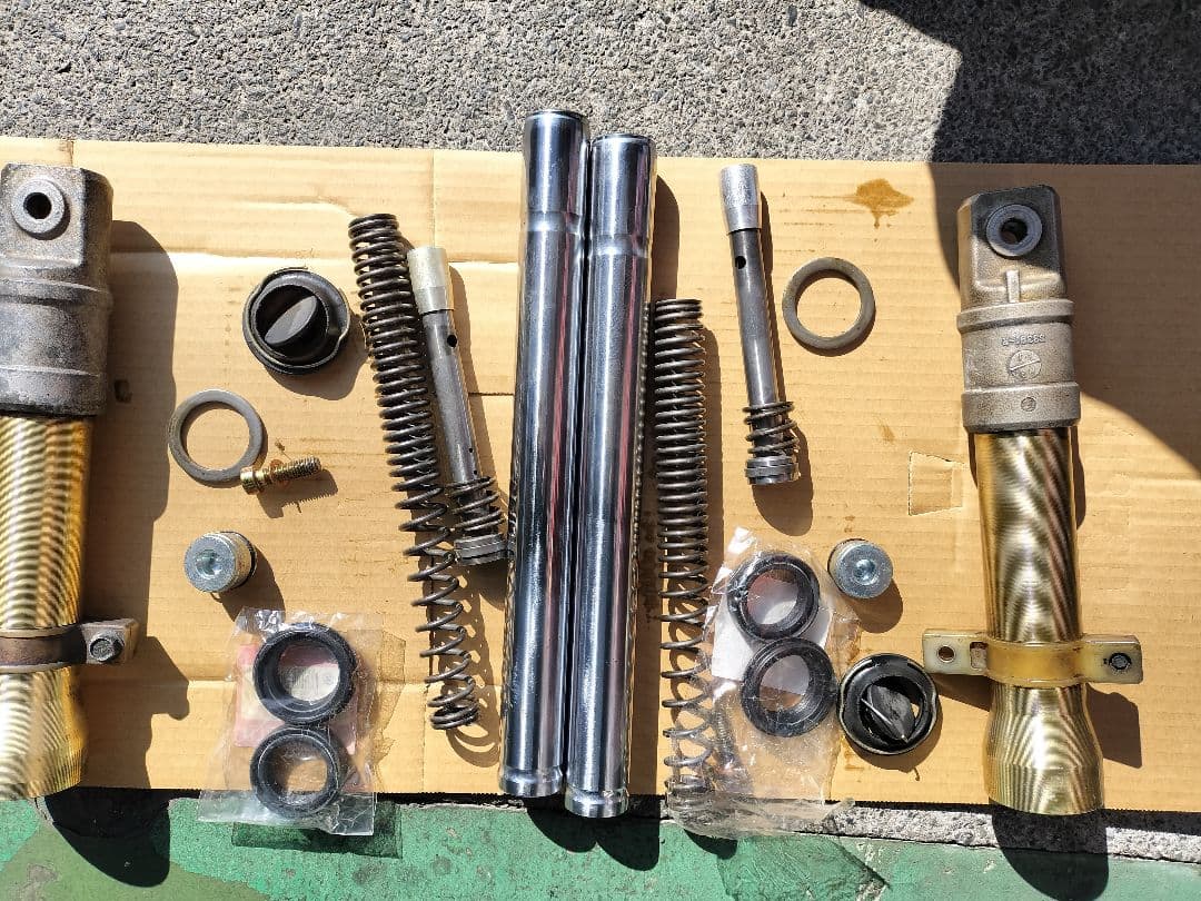 ピ*ク様 フロントフォーク CA1PB ZZ オイルシール交換済