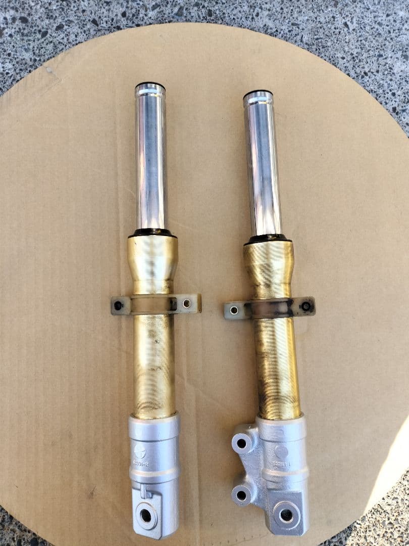 ピ*ク様 フロントフォーク CA1PB ZZ オイルシール交換済